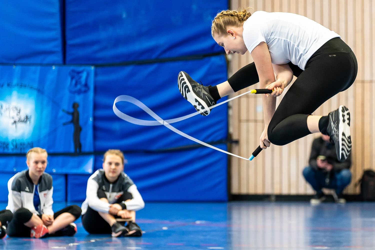 Luna Kosic springt erneut zum Titel